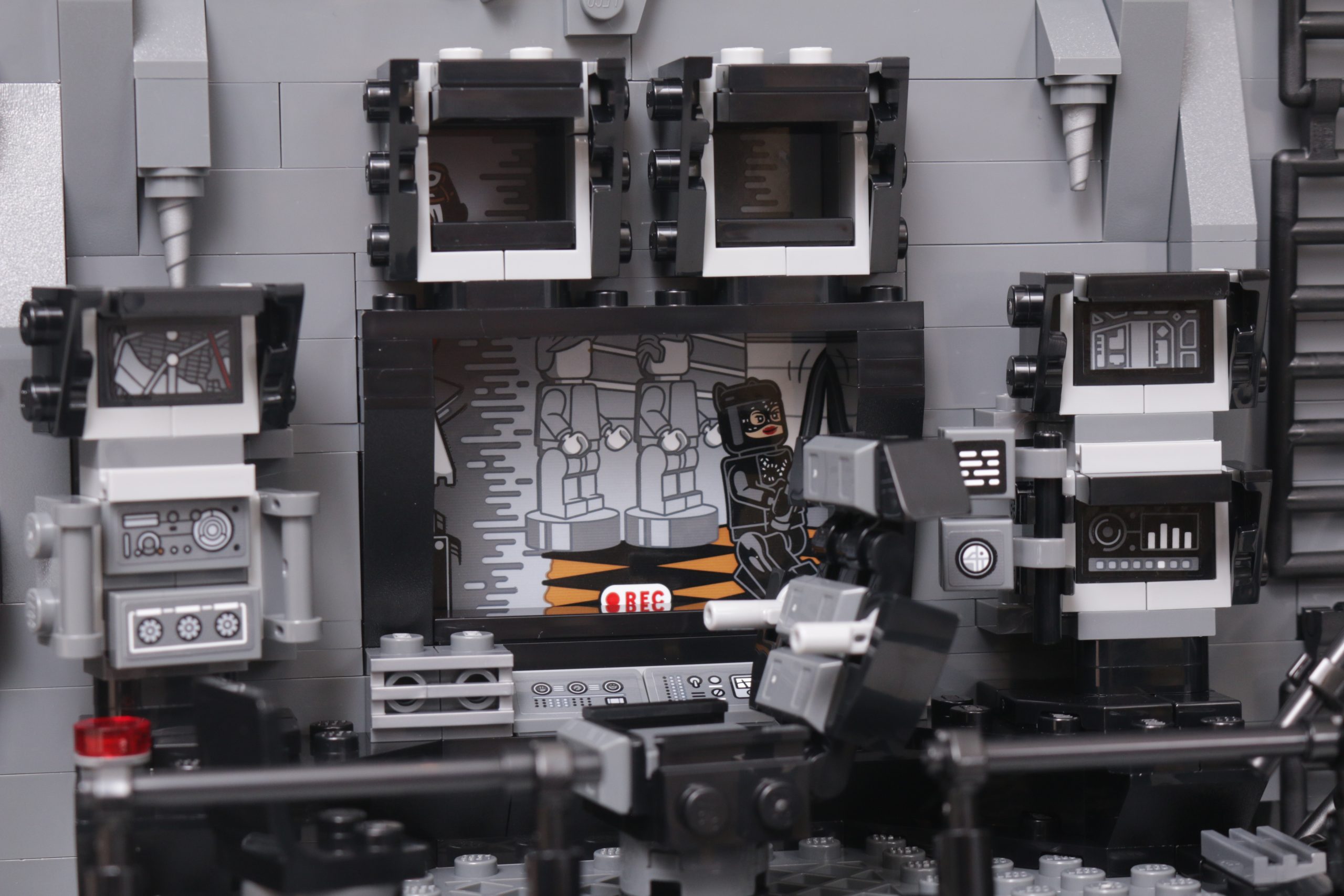 LEGO Batman 76252 Batcave – Shadow Box review 42 scaled