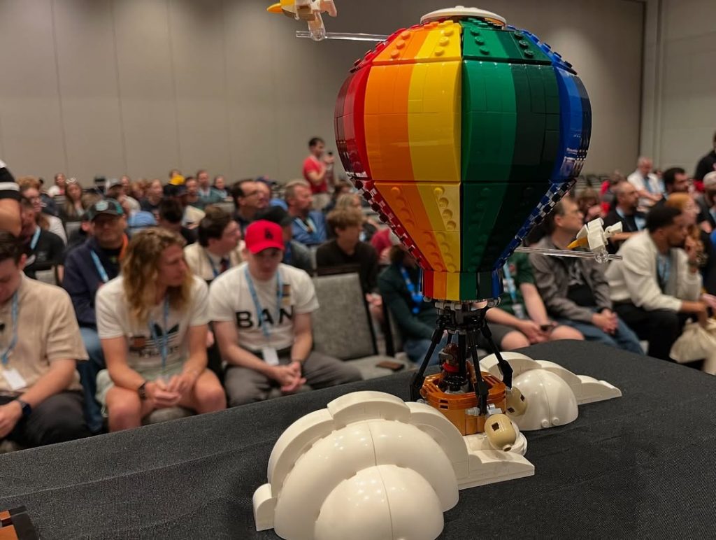 LONDONBRIDGEBRICKS BrickLink Designer Program Series 8 Hot Air Balloon 1 1024x772