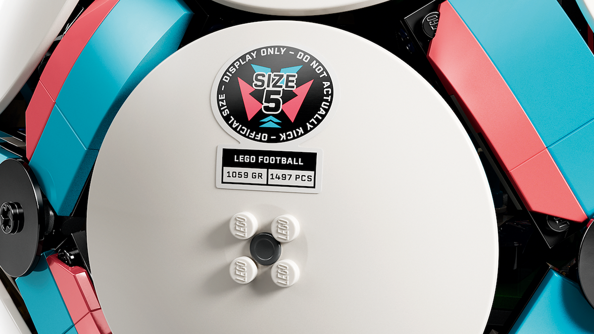 LEGO Editions 43019 Football sticker mistake spotted