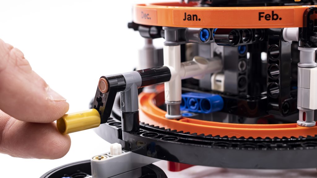 LEGO Technic 42179 Planet Earth and Moon in Orbit 24 1024x576